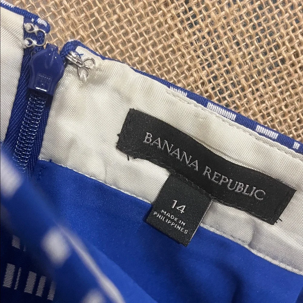Banana Republic Navy and White Pencil Skirt - Picture 2 of 4